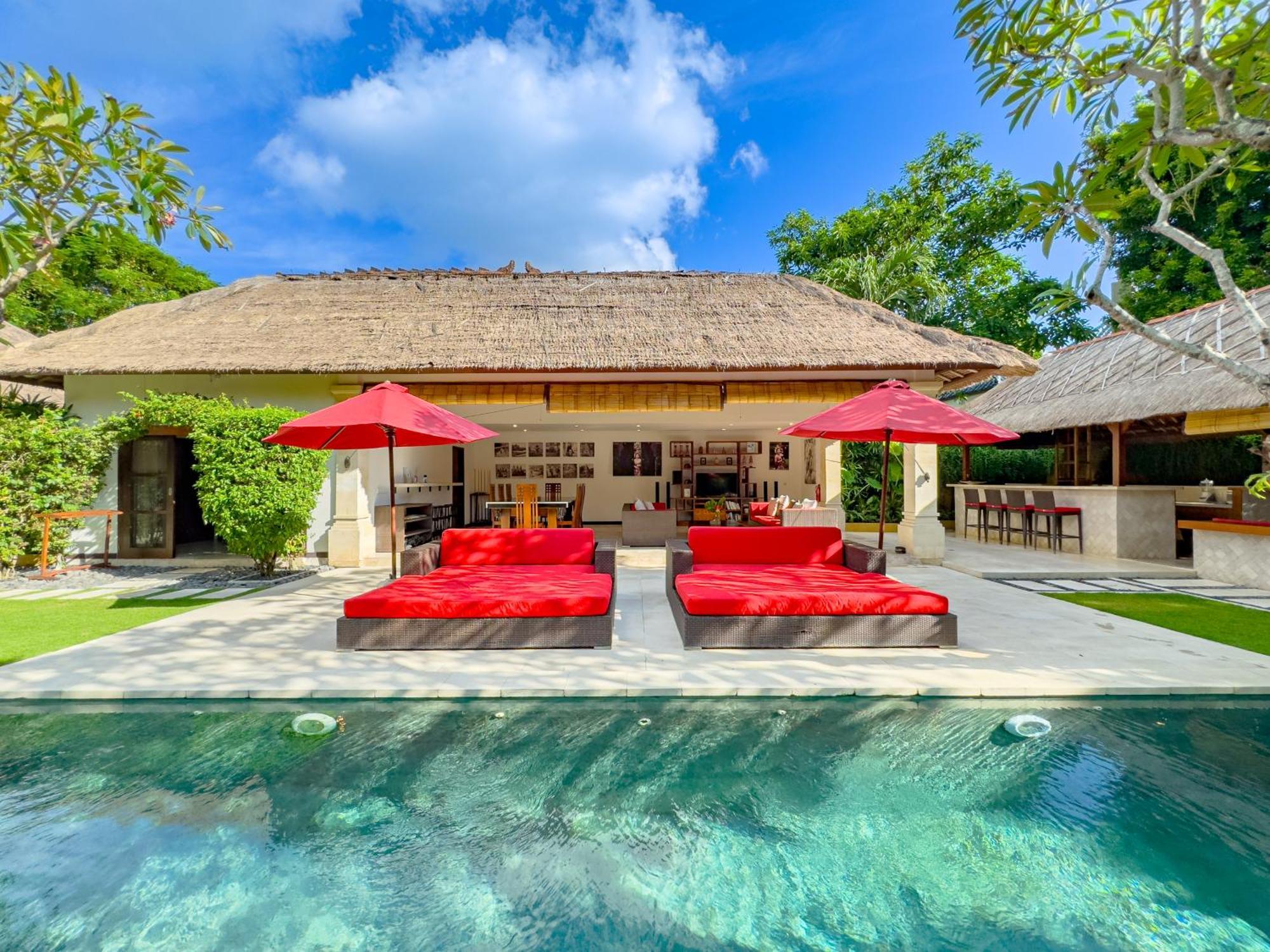 Villa Bugis Seminyak Номер фото