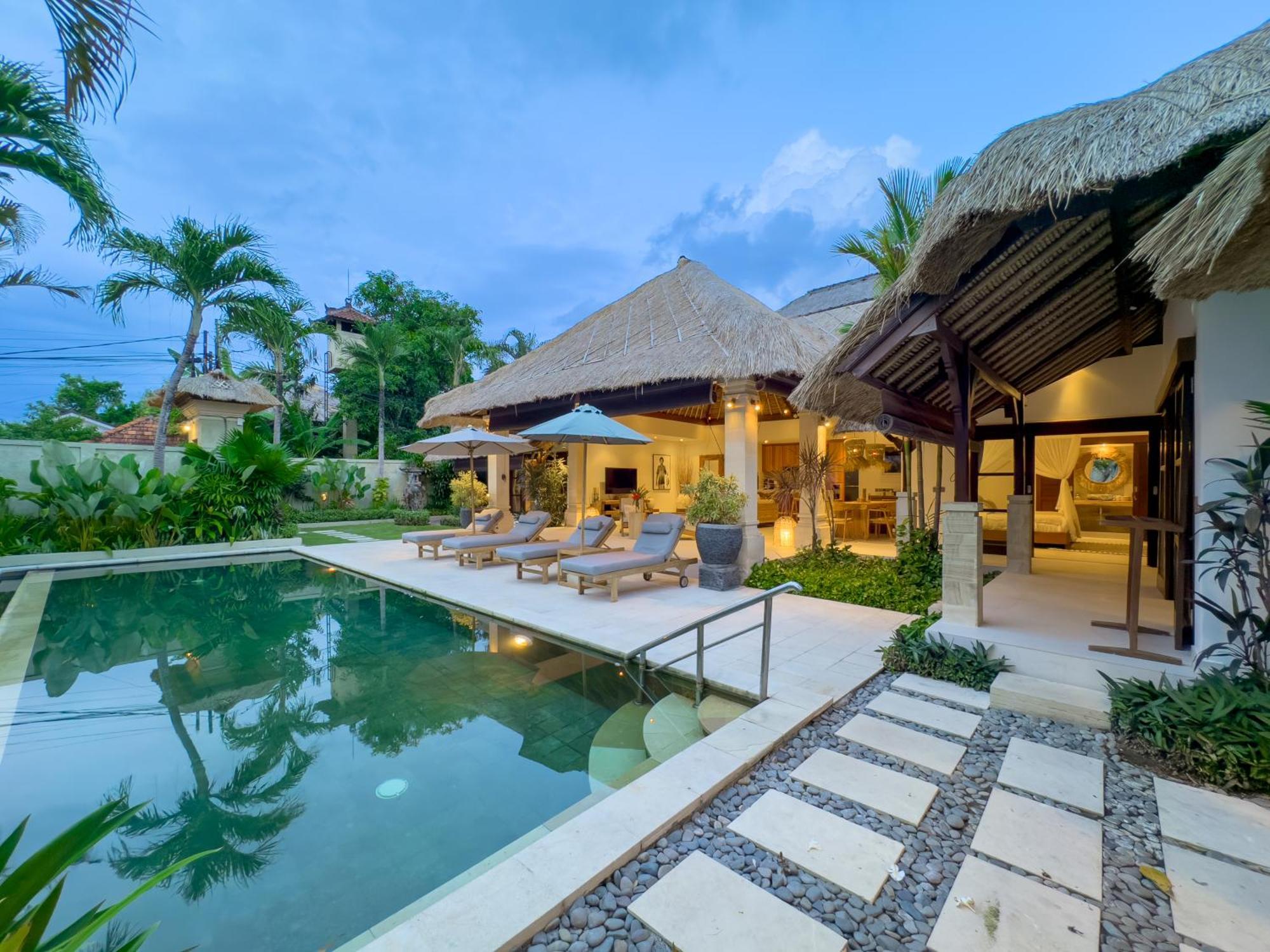 Villa Bugis Seminyak Номер фото