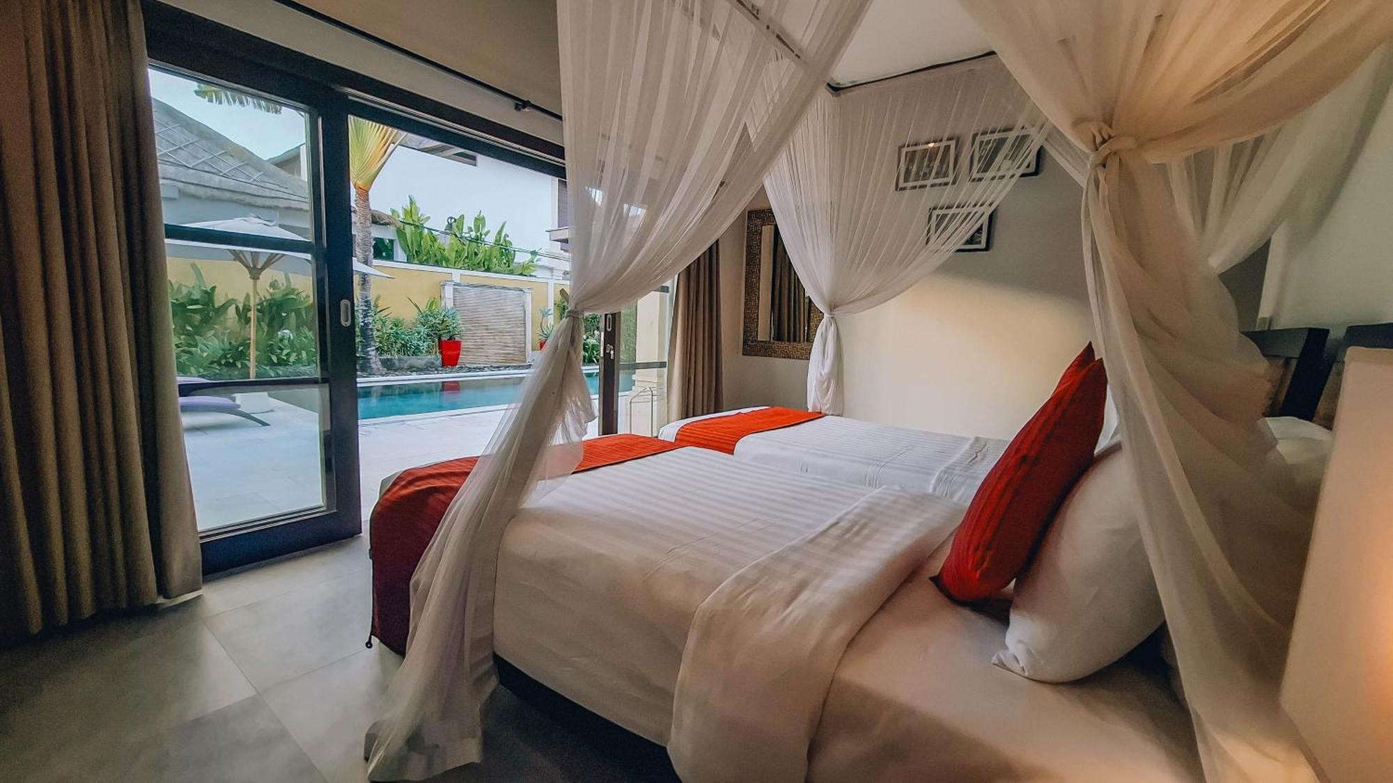 Villa Bugis Seminyak Номер фото